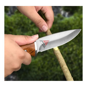 Cuchillo de bolsillo de caza de acero de Damasco personalizado hecho de hoja de acero de Damasco con mango de madera - Product Image 3
