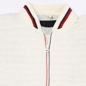Chaqueta acolchada de plumón, venta al por mayor, chaquetas acolchadas personalizadas, chaqueta acolchada Lisa ajustada en blanco hecha en Pakistán - Product Image 5