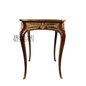 Mesa Auxiliar Cuadrada de Lujo con Incrustaciones Florales y Detalles Ornamentales de Latón Dorado para Decoración Clásica de Esquinas de Sala de Estar - Product Image 1