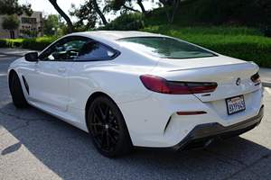 BMW M850i xDrive Coupé AWD Plus 2022 d'occasion en excellent état, sans accident, conduite à gauche/droite - Product Image 3