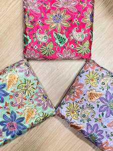 Tela de Crepé Natural Teñida con Patrones de Khushi Garments, de Secado Rápido, Ecológica, Transpirable y Bordada para Mujeres y Niñas - Product Image 2