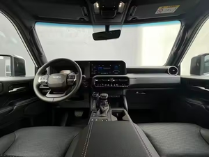 Le SUV tout-terrain 4x4 2025 est conçu pour les terrains accidentés et le confort urbain, avec transmission automatique. - Product Image 4