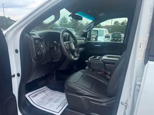 Camión Tractor de Servicio Pesado para Carretera, 6x4, con Cabina y Chasis, Diésel, Listo para Operar en Flotas - Product Image 2