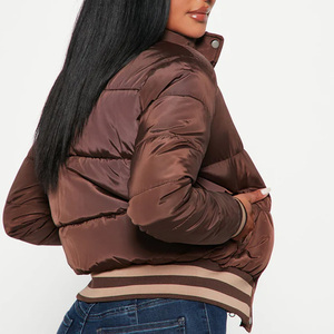 Veste matelassée personnalisée Vêtements d'extérieur matelassés de haute qualité Veste matelassée en tissu résistant à l'eau et au vent, légère et chaude pour l'hiver - Product Image 2