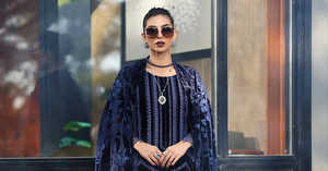 Lehenga Choli Anarkali lourdement orné pour femmes avec broderie de luxe en tissu acrylique, tenue de soirée - Product Image 6