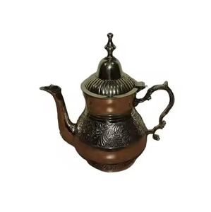 Cafetière Dallah arabe décorative pour une atmosphère de salon royal et un accent culturel gracieux - Product Image 1