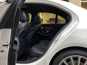 เมอร์เซเดส-เบนซ์ ซี-คลาส ซี 300 เอดับเบิลยูดี ปี 2015 รถเก๋ง ภายในสีอ่อน เบาะหนัง เทอร์โบ ระบบควบคุมความเร็วอัตโนมัติแบบแปรผัน (ACC) ล้อแม็กซ์ R19 หลังคาพาโนรามา ล้ออัลลอยด์ เกียร์อัตโนมัติ พวงมาลัยซ้าย 8 - Product Image 4