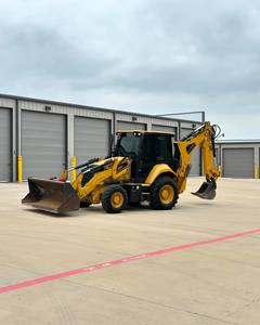 Retroexcavadora Usada CAT420F2 Modelo 2022, Carga Nominal de 9 Toneladas, Motor Kawasaki, Caja de Cambios, Potencia de 92KW, 50,000 Horas, Calidad Excelente - Product Image 1