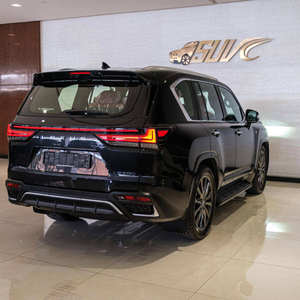 SUV Familiar LX 600 F Sport con Interior de Cuero Oscuro, Tracción en las Cuatro Ruedas, Volante a la Izquierda, Techo Panorámico - Product Image 2