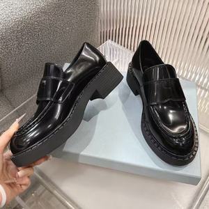 Nouvelles chaussures à semelle épaisse multifonctionnelles respirantes en cuir véritable, chaussures décontractées d'hiver, style sneakers pour la marche - Product Image 3