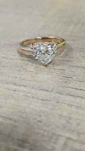 Bague en diamant d'amour en forme de coeur Bague en diamant de laboratoire 2ct personnalisée VVS IGI GIA certifiée HPHT CVD - Product Image 4