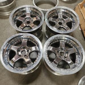 Jante en aluminium chromé forgé de qualité supérieure, taille complète, mise à niveau automobile avec un brillant et un style exceptionnels - Product Image 1