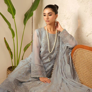 Costumes Shalwar kameez pour femmes en tissu de très haute qualité avec une broderie très fine salwar kameez pakistanais - Product Image 1