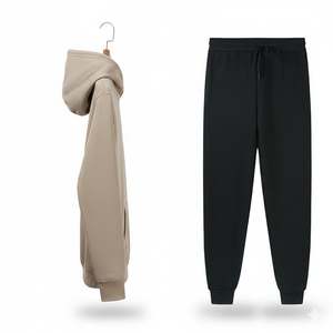 Conjunto de Sudadera con Capucha y Pantalones Acampanados para Hombre, con Pedrería y Rayas - Product Image 3