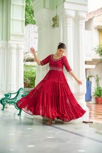 Elegante Vestido Moderno con Bordado de Cuentas de Imitación para Fiestas, Fabricante y Proveedor de Surat a Precio de Mayoreo - Product Image 3