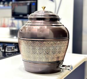 2024 Venta caliente logotipo personalizado y diseño beneficios para la salud Ayurvédica jarra de agua de cobre sólido hecha a mano y vaso para beber - Product Image 1