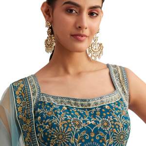 Vente en gros de vêtements ethniques pour femmes, ensemble kurta palazzo en crêpe ombrée bleue avec filet orné Dupatta, fournisseur d'usine de vêtements OEM - Product Image 5