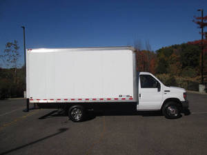 Venta al por mayor barata 2018 F o r d E-Series 2Dr 158 pulg. Coches de chasis WB DRW a la venta - Product Image 2