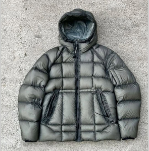 Chaqueta de Plumón de Moda al por Mayor, Abrigos de Diseñador para Hombre, Chaqueta de Plumón Personalizada, Chaqueta de Plumón Brillante para Hombre - Product Image 2