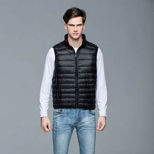 Gran oferta de chaleco acolchado de invierno para hombre gruesa con capucha desmontable y tela de lona brillante sin mangas con decoración de bolsillo - Product Image 2