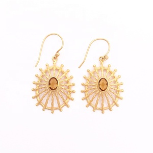 Pendientes de piedras preciosas de labradorita chapados en oro de diseñador, estilo de gota de corte ovalado gris, gancho de joyería colgante, pendientes de labradita de moda - Product Image 3