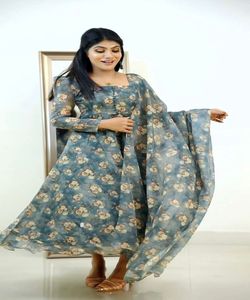 Las mujeres de diseñador visten Georgette hermoso vestido impreso digital con Dupatta mejor precio Ropa Étnica Surat textil mercado ropa - Product Image 1