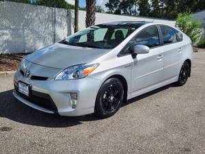 Toyota Prius d'occasion 2014 à bas prix à vendre - Product Image 1