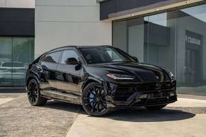 Urus 2024 d'occasion de luxe, cuir foncé, turbo, transmission intégrale, SUV, conduite à gauche, toit ouvrant panoramique, 5 places, automatique 8 vitesses, moteur 4.5L - Product Image 2