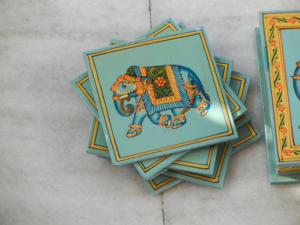 Sous-verres en bois peints à la main de style bohème Dessous de plat faits par l'artiste Décoration de table Dessous de verre pour boissons à la maison Tapis et tampons - Product Image 2