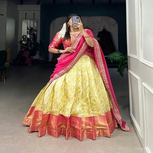 Dernier créateur Jacquard Soie Zari Tissage Travail Lehenga Choli par FabZone Vêtements indiens et pakistanais - Product Image 5