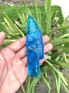 Collection de couteaux en verre bleu taillés à la main - Lames rituelles en cristal océanique, ensemble de présentation en cristal décoratif, cadeau unique pour la décoration de la maison - Product Image 2