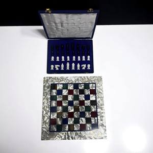 Juego de tablero de ajedrez hecho a mano con mármol nácar, piedras preciosas semipreciosas, juegos para interiores y exteriores - Product Image 1