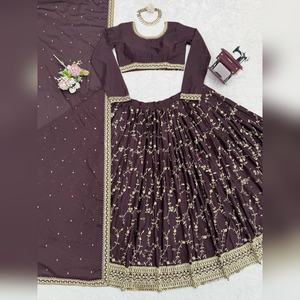 Lehenga Choli en soie chinon cousu de qualité supérieure, travail lourd, tenue de mariage, tenue de fête indienne pour femmes, prix de gros - Product Image 5
