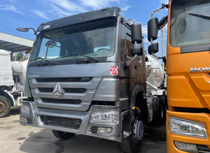 Meilleures ventes authentiquesH0w0 Truck Head 6X4 371Hp S1n0truk Tra1ler P0werful Tract0r Truck for L0w Sale - Product Image 3