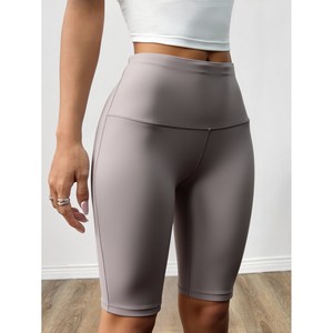 Shorts de Motociclista de Cintura Alta y Sin Costuras Grises para Mujer, de Spandex, Ideales para Entrenamiento, Yoga y Fitness. Modelo 510. Diseño Sólido, Ajustado y Elástico - Product Image 5