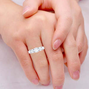 Anillos de Plata de Ley 925 de Primera Calidad para Mujer con Diamante de Corte Cojín, Baño de Rodio, Diseño para Parejas, Tipo Anillo para Hombre - Product Image 4
