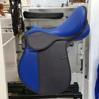 BLUHORSE BH-1062 Nouvelle Selle d'Endurance Équestre Anglaise en Cuir PU avec Arbre en Plastique Incassable et Acier Inoxydable Antirouille