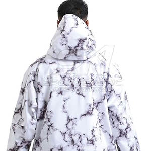 Chaqueta de Esquí Ligera y Transpirable para Hombre con Capucha Ajustable y Múltiples Bolsillos para Actividades al Aire Libre - Product Image 5