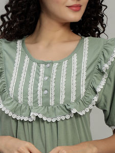 Chemise de nuit et robe de nuit élégante en dentelle 100% coton pour femmes, col rond, longueur totale, pour le printemps et l'été - Product Image 5