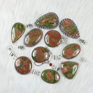 Diseñador Unakite Jasper Colgante de piedras preciosas Hermoso collar unisex plateado Fabricación de moda Acero Menos joyería de acero - Product Image 2