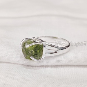 Mayorista Joyería de piedra en bruto Anillo para mujer Piedra preciosa de peridoto crudo natural Anillo bohemio de piedra NATAL DE AGOSTO Anillo de plata esterlina 925 - Product Image 2