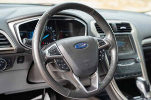 Hyundai Elantra GLS berline 2013, boîte automatique, options de boîte de vitesses manuelle, sièges en cuir, intérieur foncé, roues arrière R16, 4L essence, options électriques - Product Image 5