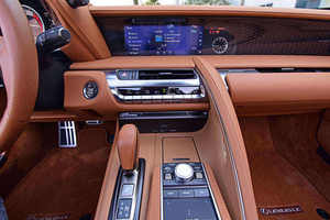 PRESTAZIONI SUPER VELOCI Auto Usata Lexus <span class=keywords><strong>LC</strong></span> 500 Convertibile Pronta per la Spedizione in Tutto il Mondo - Product Image 4