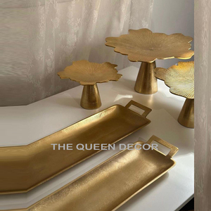 Présentoir à gâteau en métal et aluminium coulé Leaf Design Finition dorée Table à manger Présentoir à gâteau décoratif pour fêtes et événements - Product Image 1