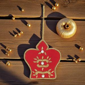 Couronne Forme Suspendu Tissu Brodé Perlé Ornement Conception Personnalisée pour Arbre De Vacances De Luxe Décor À La Maison-Usine En Gros - Product Image 2