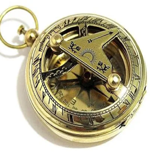 Boussole élégante de poche en laiton avec couvercle articulé, aiguille ornée et marquages de degré pour l'exploration disponible aux prix de gros - Product Image 2