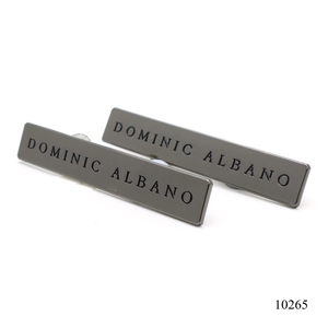 Fornecedor de Logotipos Metálicos de Alta Qualidade para Bolsas: Placa de Identificação de Metal em Liga de Zinco Gunmetal com Logotipo Personalizado Gravado e Rebite, Etiqueta de Marca em Relevo - Product Image 2