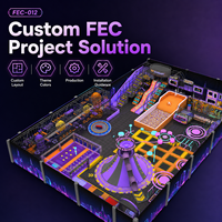 Équipement de terrain de jeux intérieur commercial avec trampoline, toboggans et zones d'escalade, taille personnalisable, structure en acier pour FEC