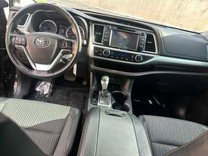 Toyota Highlander Hybrid 2018 seminuevo bien utilizado con dirección izquierda Turbo motor asientos de cuero techo solar panorámico - Product Image 3