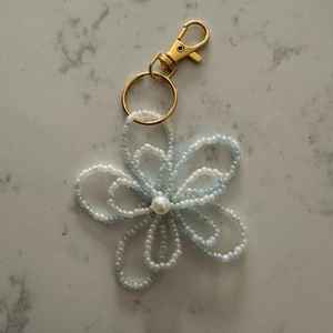 Llavero de Coche de Lujo Hecho a Mano con Cuentas Bordadas, Estilo Clásico, Llavero con Cuentas, Accesorio para Bolso, Hecho a Mano en Verde - Product Image 2